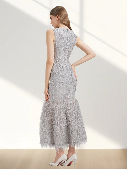Elegant Organza Fishtail Maxi Dress – 2024 Sleeveless Evening Gown with Feather Details Style Heaven