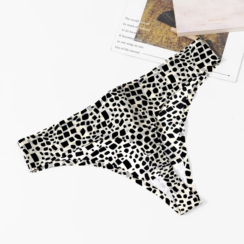 3-Pack Seamless Leopard Thongs – Sexy & Breathable T-Back Panties Style Heaven